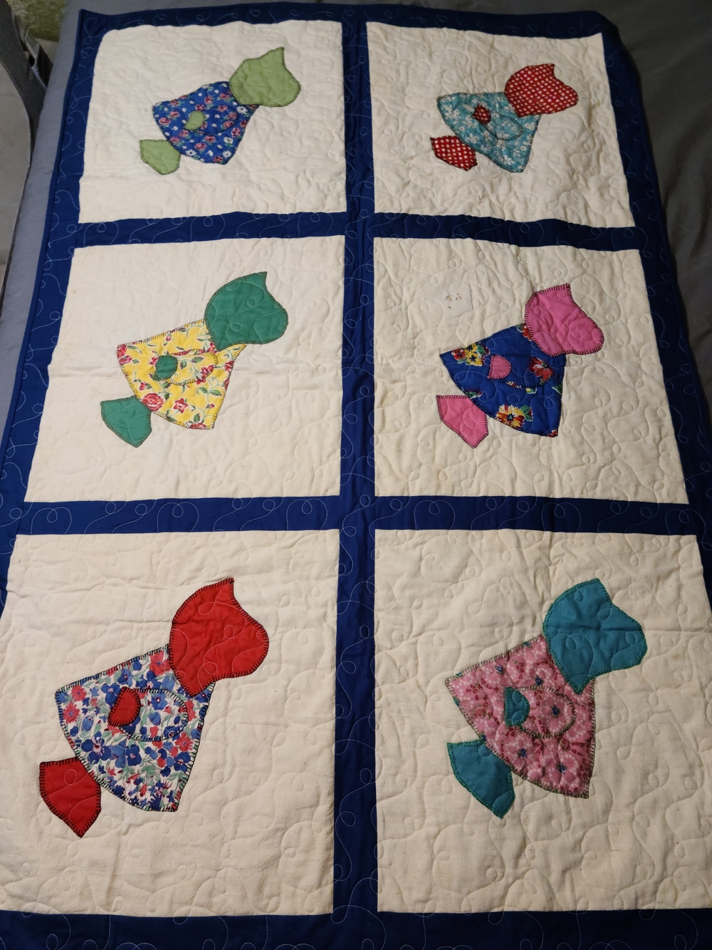 Handmade Patchwork Sunbonnet Sue Lap Quilt - Multicolor Size 40in X 60in